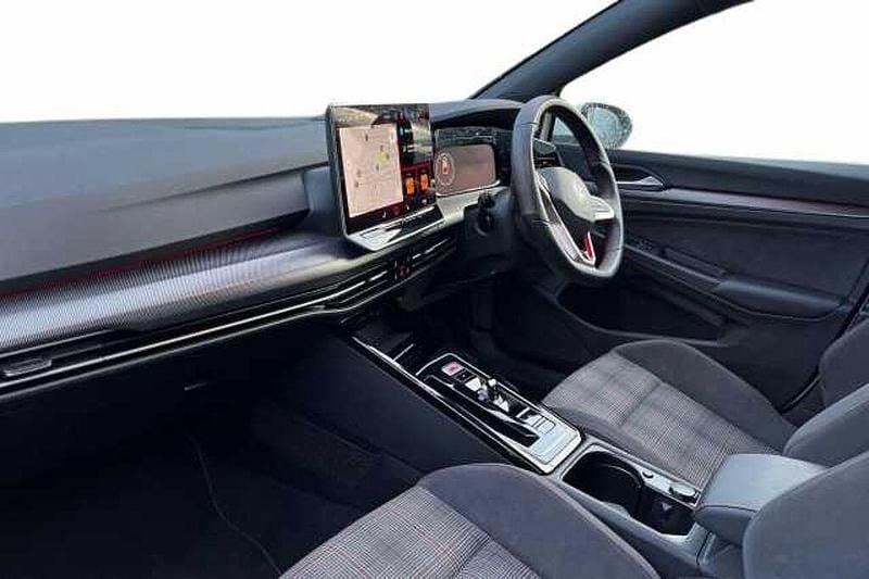 Used VW Golf VIII 265 HP (194 kW) 2025