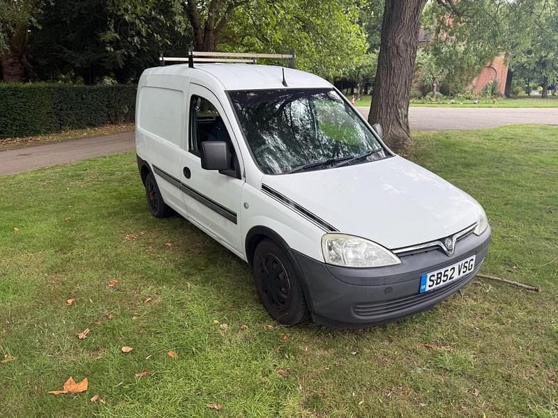 White Used 2003 Vauxhall Combo MPV | £750 (Super price) - Image 1/4