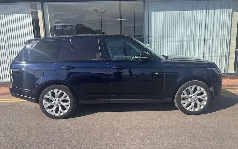 Used Land Rover Range Rover 300 HP (220 kW) 2021 Blue SUV