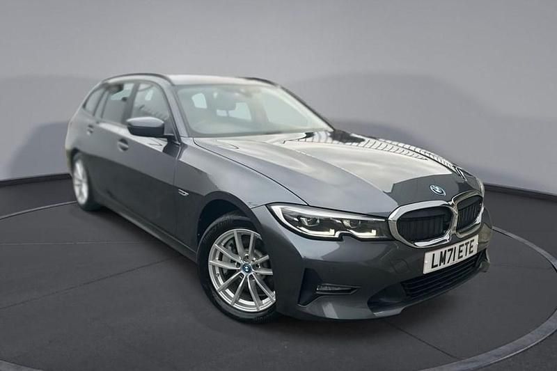 Used BMW 330e Comfort Edition 2021