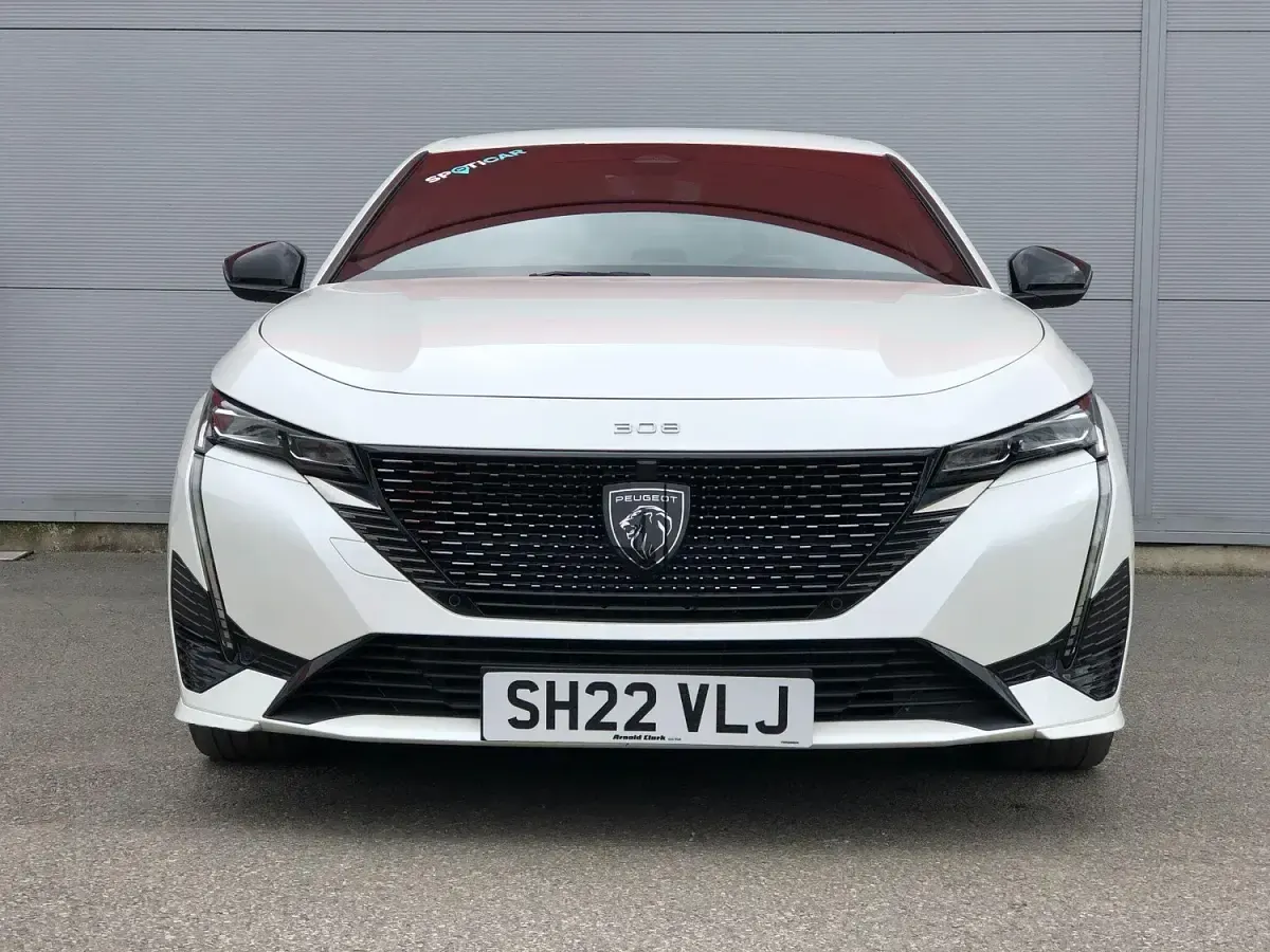 Used Peugeot 308 GTi 178 HP (130 kW) 2022 White Hatchback