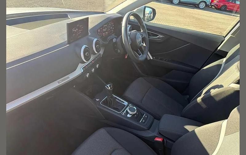 Used Audi Q2 Sport 147 HP (108 kW) 2022 Silver SUV