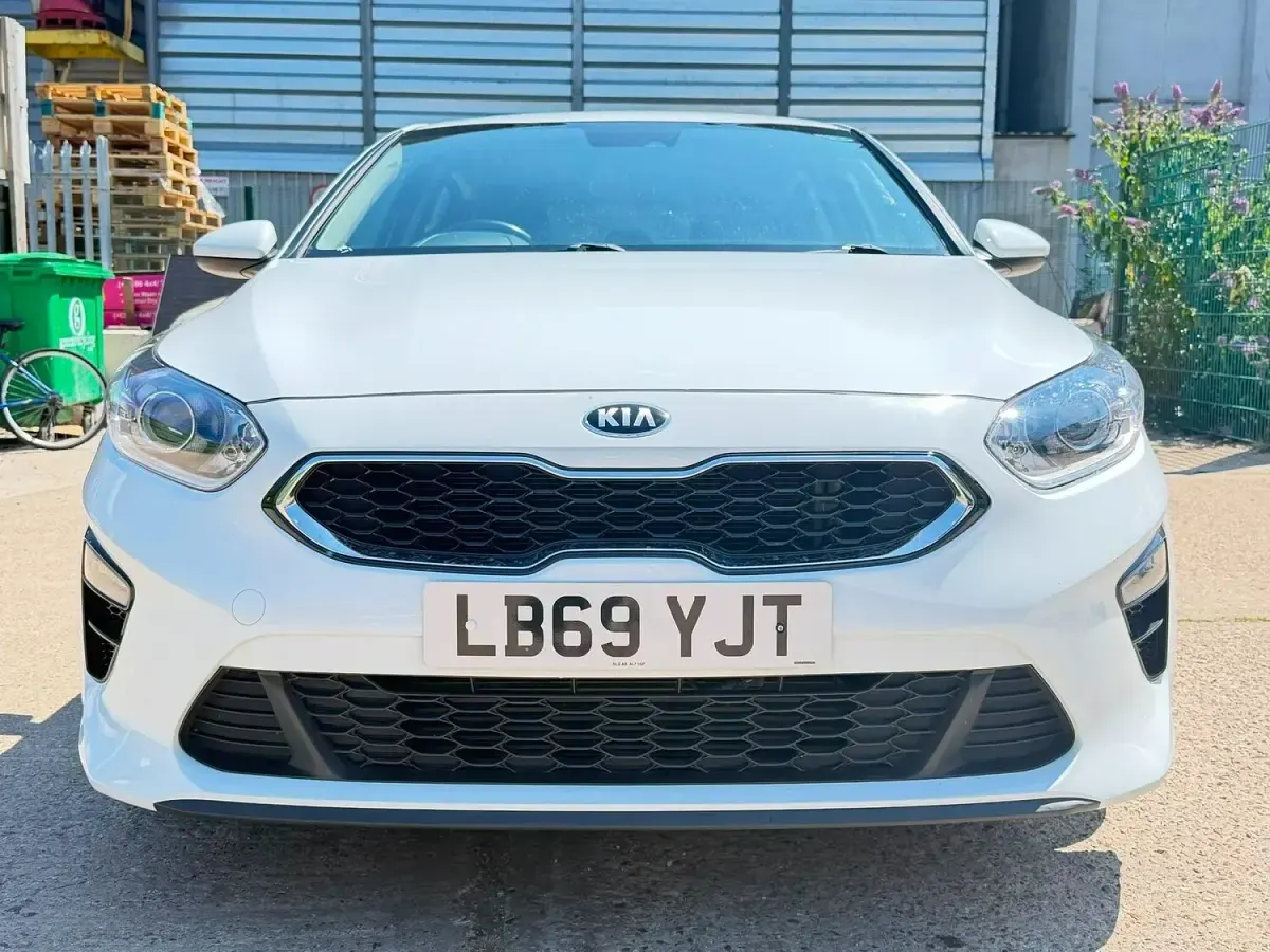 Used Kia Ceed 118 HP (86 kW) 2020 White Hatchback