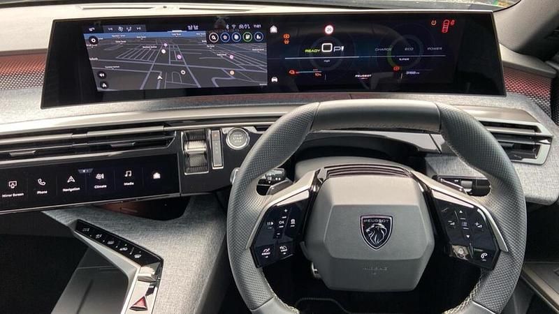 Used Peugeot e-3008 GT 152 kW (207 HP) 2025 Grey SUV