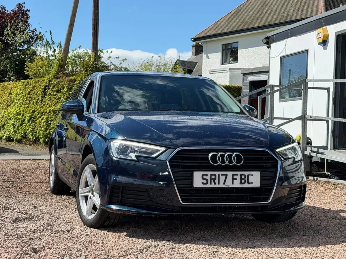 Usado Audi A3 Design 150 CV (110 kW) 2017 Azul Utilitario