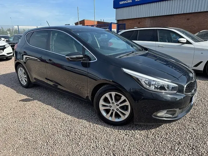 Used Kia Ceed 133 HP (97 kW) 2012 Black Hatchback