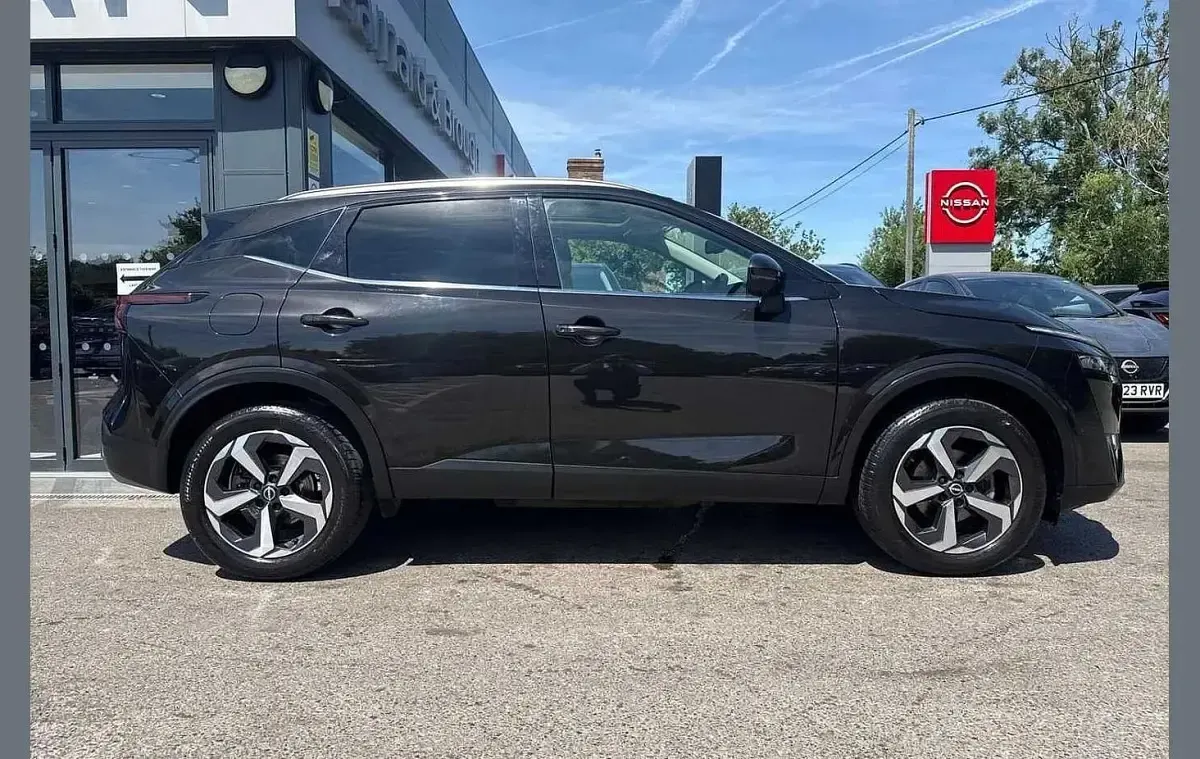 Used Nissan Qashqai N-Connecta 138 HP (101 kW) 2023 Black SUV