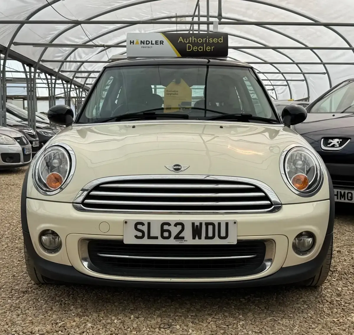 Used Mini Cooper Hatch 122 HP (89 kW) 2012 White Hatchback