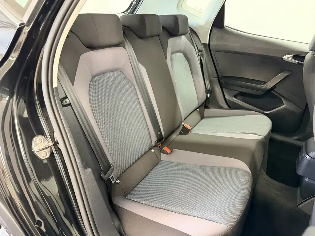 Used Seat Arona SE Technology 95 HP (69 kW) 2019 Black SUV