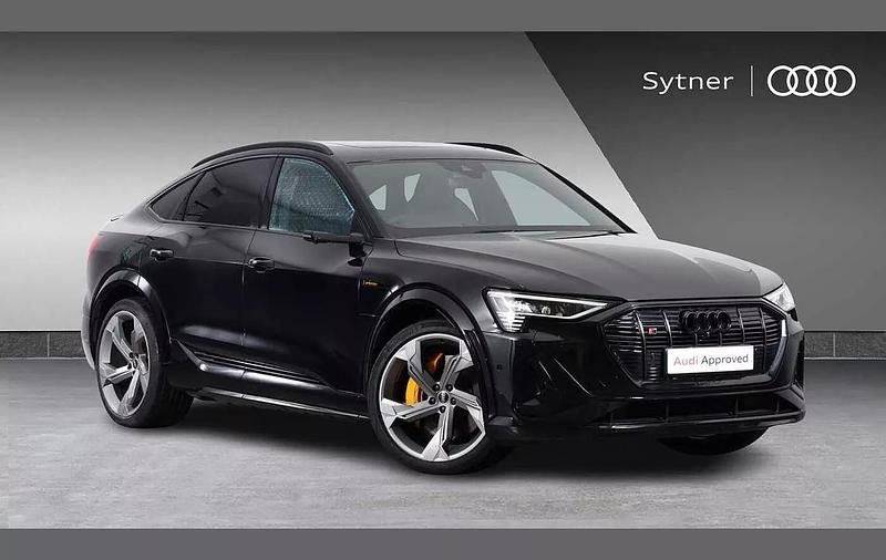 Black Used 2023 Audi e-tron Advanced SUV | £44,000 - Image 1/4