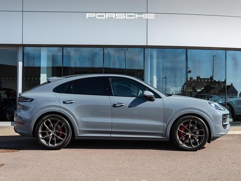 Used Porsche Cayenne 2025 Arctic grey SUV
