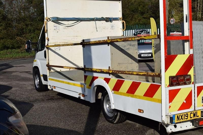 Second-hand Peugeot Boxer 130 CP (95 kW) 2019 Alb Van