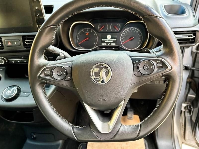 Used Vauxhall Combo 130 HP (95 kW) 2020 Grey MPV