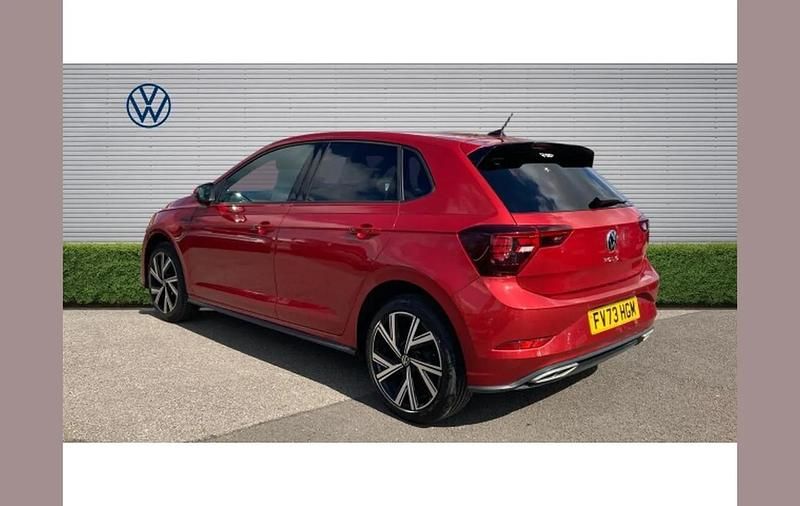Begagnad VW Polo R-line 95 HK (69 kW) 2023 Röd Halvkombi
