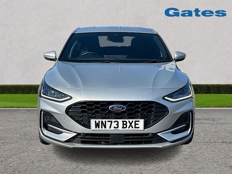 Used Ford Focus ST-Line 155 HP (114 kW) 2023 Silver Hatchback
