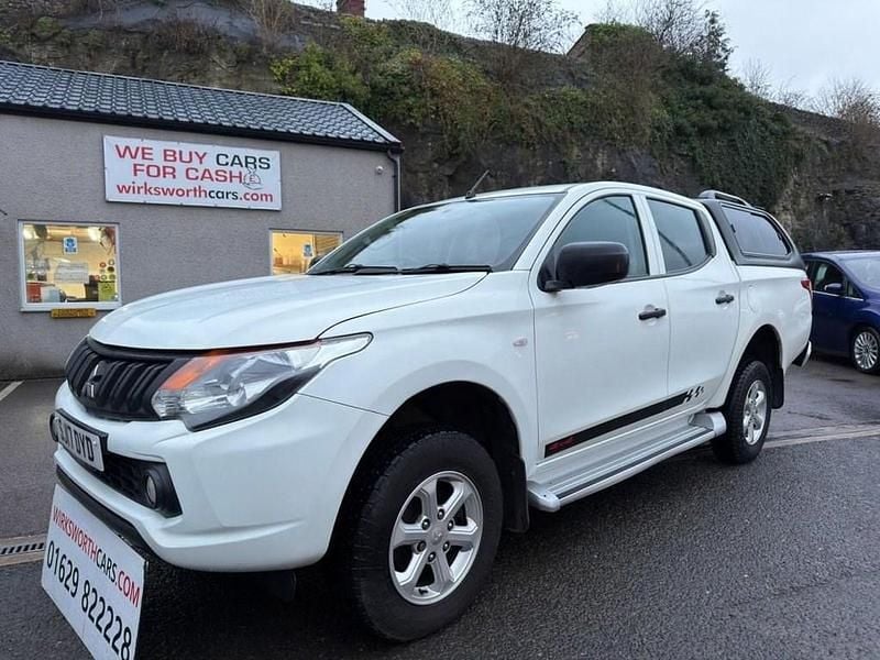 White Used 2017 Mitsubishi L200 Pickup | £10,695 (Fair price) - Image 1/4