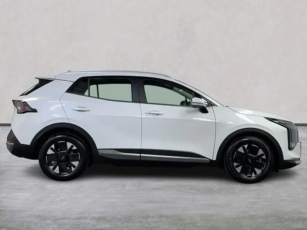 Used Kia Sportage 2025 White SUV