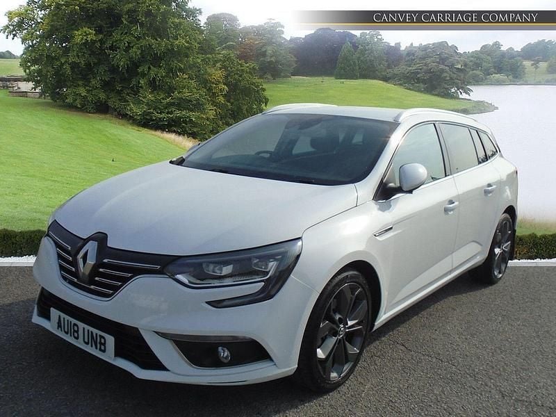 Used Renault Mégane GrandTour Signature 2018 White Estate