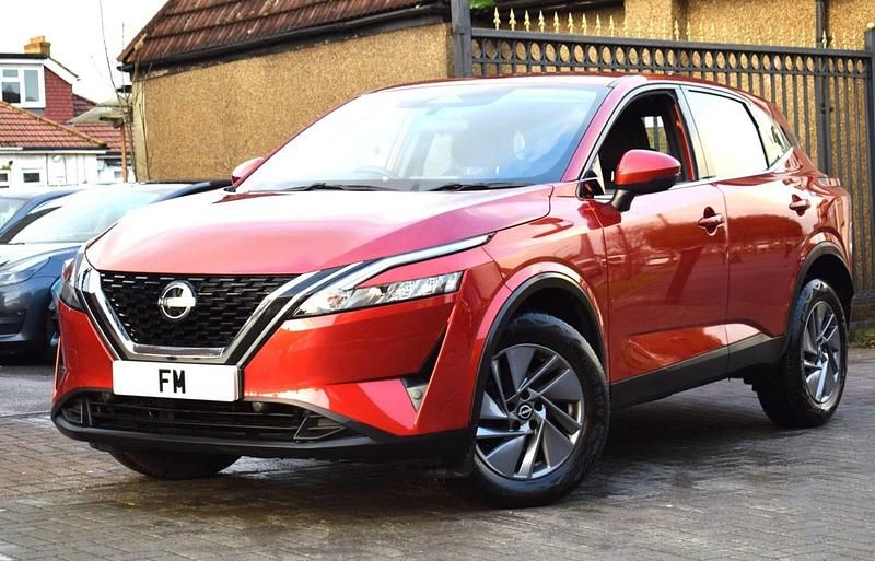 Used Nissan Qashqai Acenta Premium 158 HP (116 kW) 2022 Red SUV