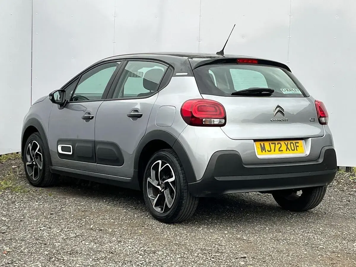 Begagnad Citroën C3 PureTech 110 HK (80 kW) 2022 Grå Halvkombi