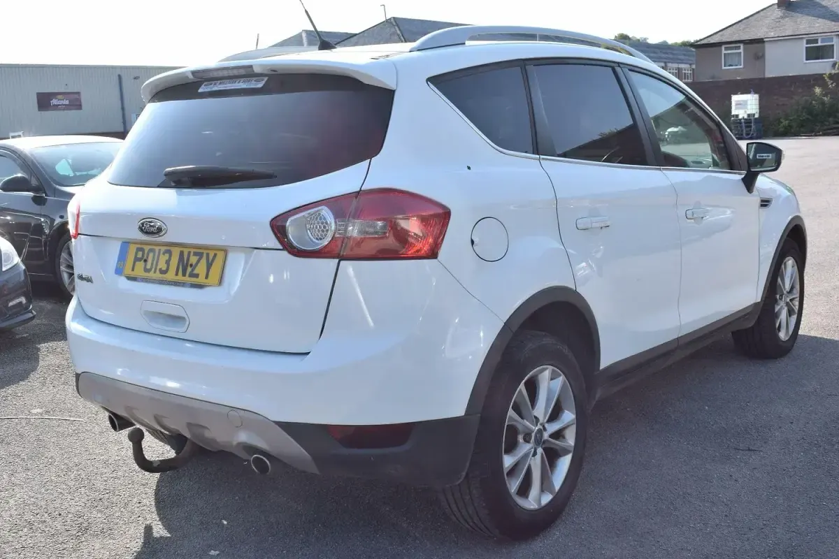 Used Ford Kuga Zetec 140 HP (102 kW) 2013 White SUV