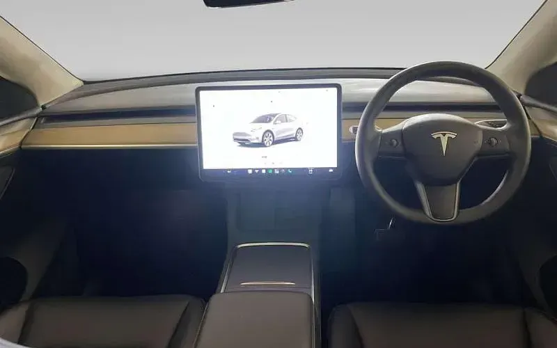 Used Tesla Model Y Long Range AWD 286 kW (389 HP) 2025 SUV