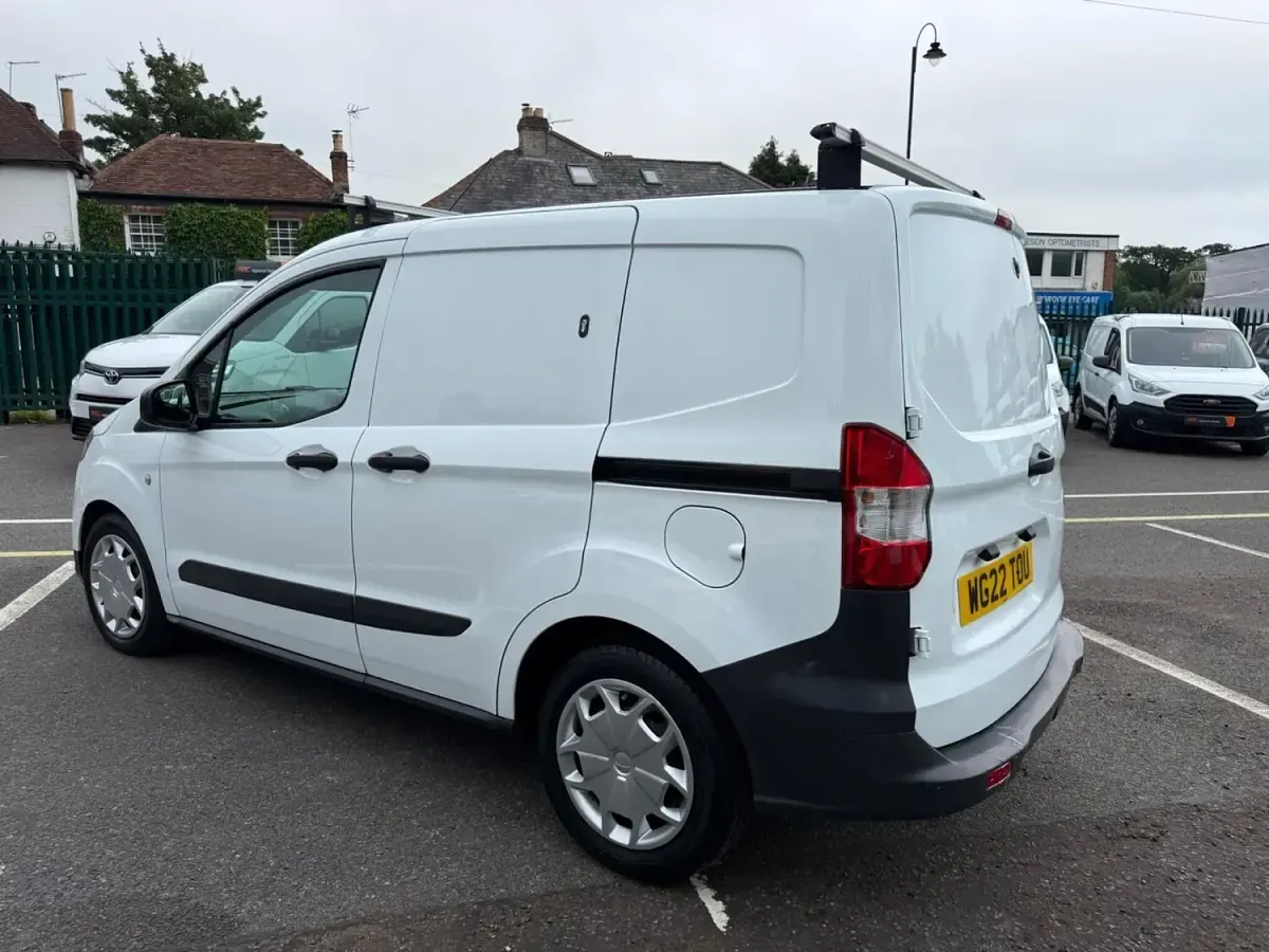 Used Ford Transit Courier S 100 HP (73 kW) 2022 White Van