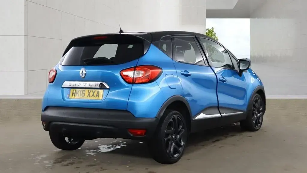 Used Renault Captur Dynamique 90 HP (66 kW) 2016 Blue/black SUV