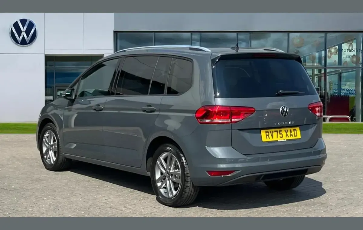 Used VW Touran Match 150 HP (110 kW) 2025 Grey MPV