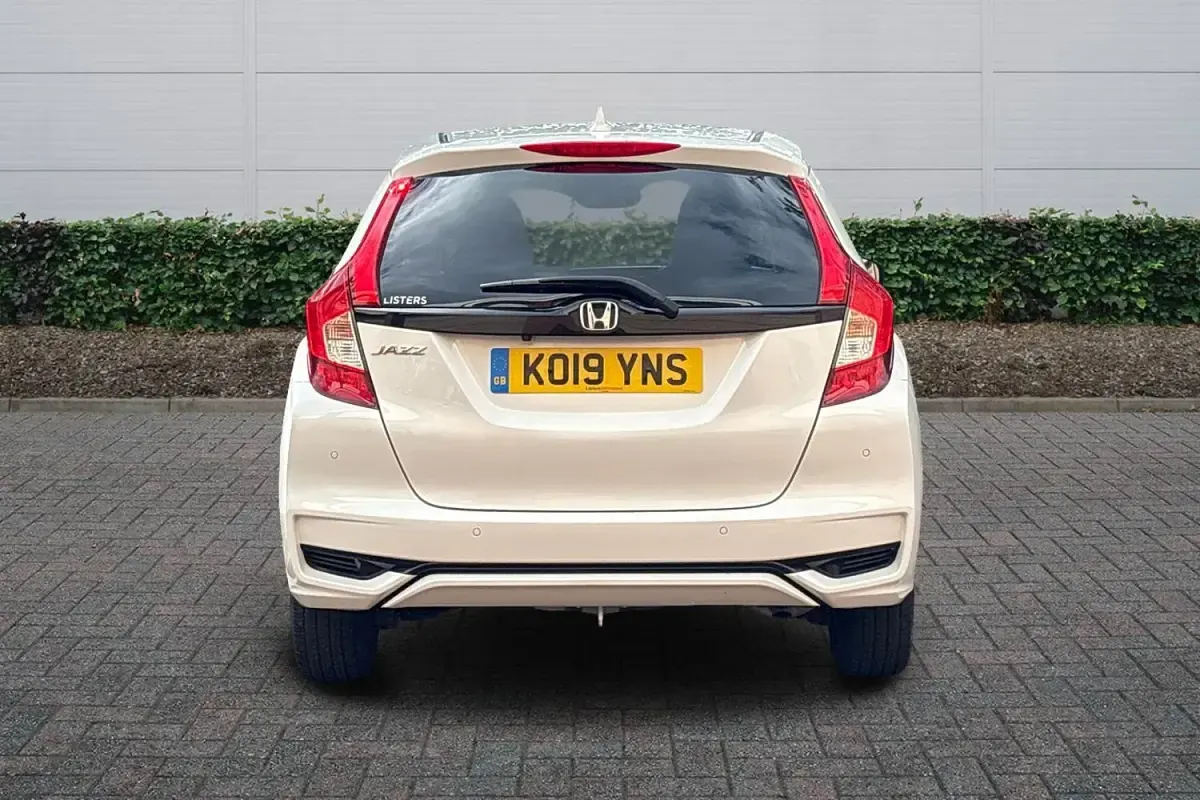 Used Honda Jazz EX 102 HP (75 kW) 2019 White Hatchback