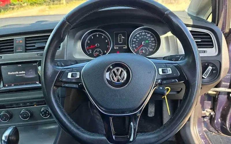 Used VW Golf VII SE 122 HP (89 kW) 2013 Blue Hatchback