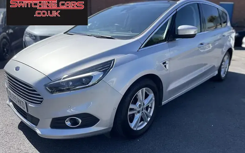 Usado Ford S-MAX Titanium 150 HP (110 kW) 2018 Monovolume