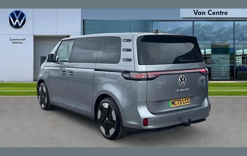 Usado VW ID. Buzz Pro 147 kW (200 HP) 2023 Prateado Monovolume