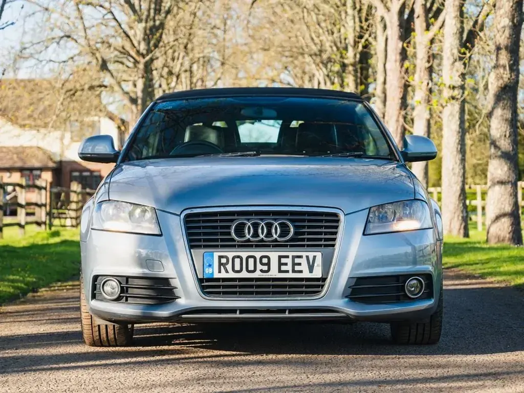 Usado Audi Cabriolet S-Line 160 HP (117 kW) 2009 Prateado Cabrios