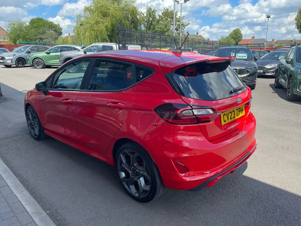 Used Ford Fiesta ST 200 HP (147 kW) 2023 Red Hatchback
