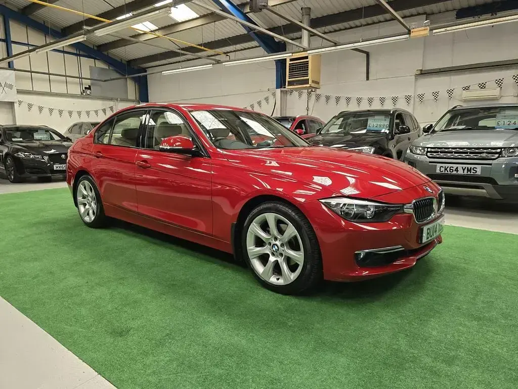 Used BMW 320 Luxury Line 2014 Melbourne red Sedan