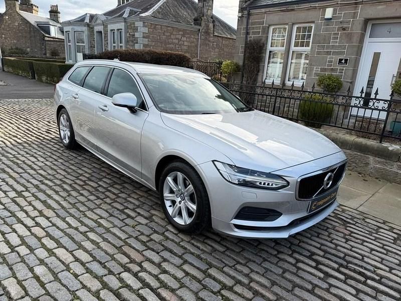 Used Volvo V90 Momentum 190 HP (139 kW) 2019 Silver Estate