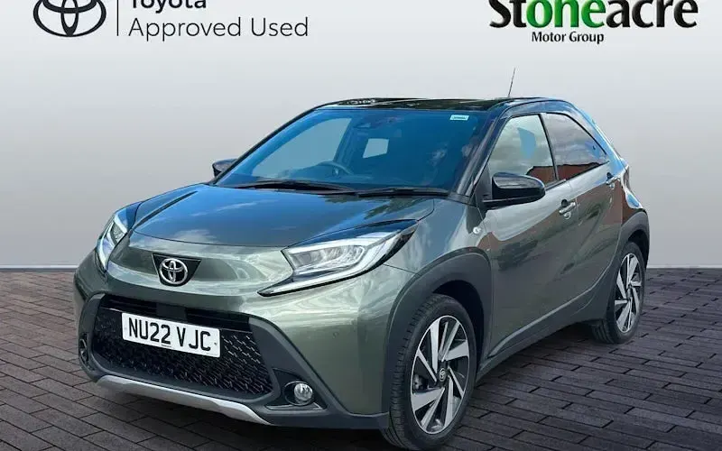 Used Toyota Aygo X 72 HP (52 kW) 2024 Green SUV