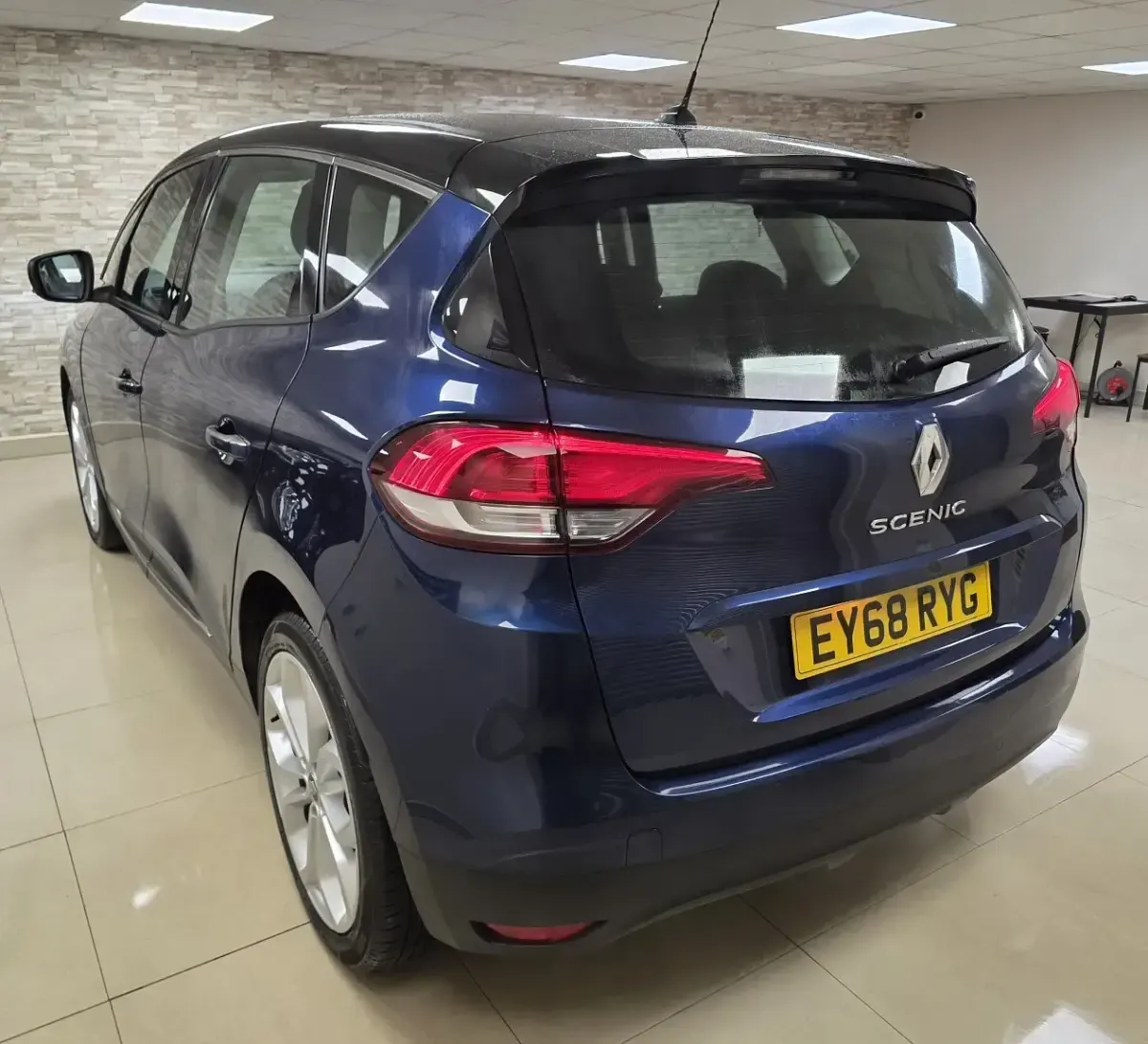 Usado Renault Scénic IV Iconic 2018 Azul Monovolume