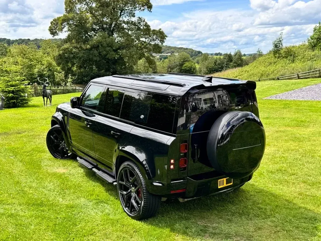 Used Land Rover Defender 246 HP (180 kW) 2022 Black SUV