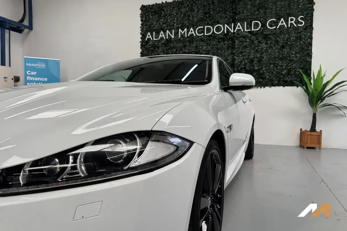 Second-hand Jaguar XF Portfolio 271 CP (199 kW) 2012 Alb Berlinǎ