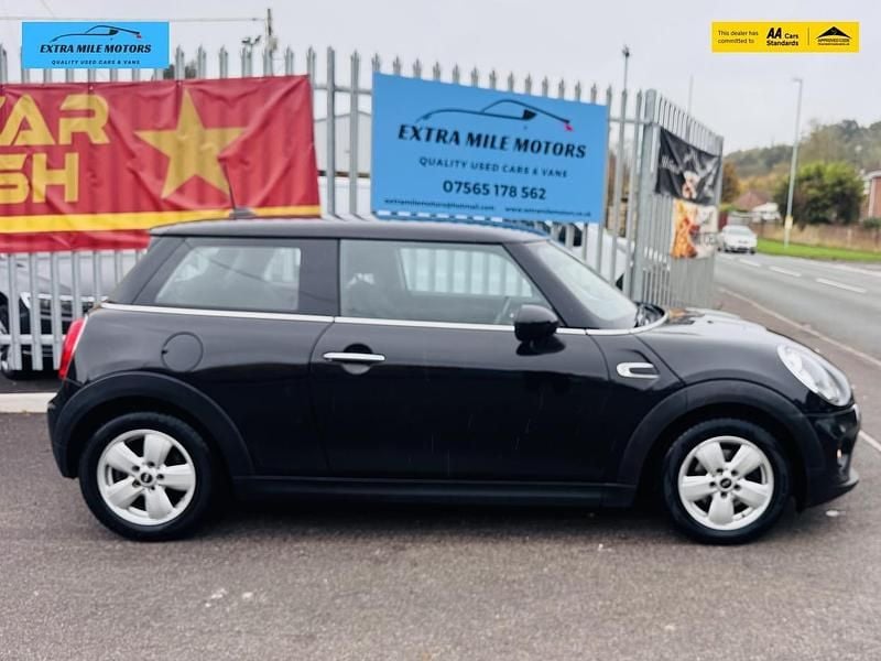 Used Mini ONE Hatch 102 HP (75 kW) 2015 Black Hatchback