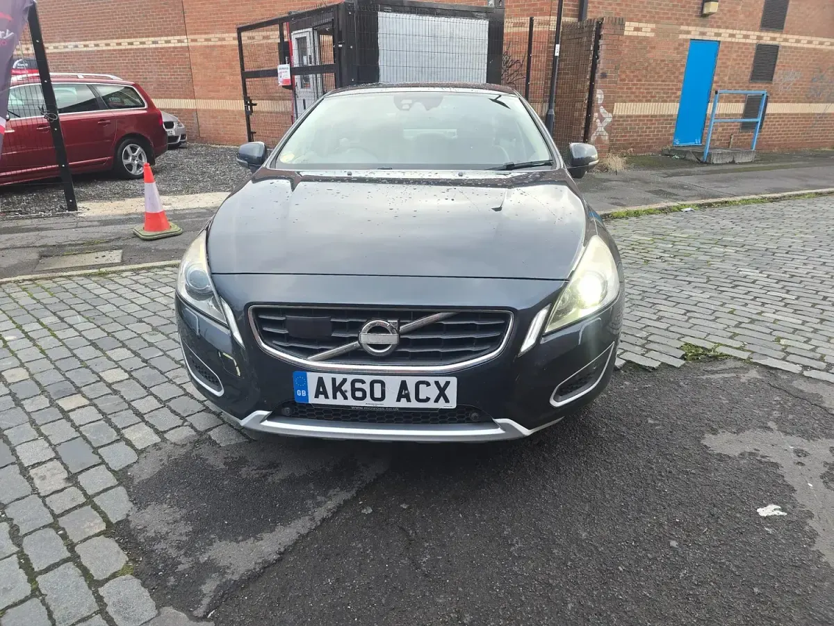 Used Volvo S60 SE Lux 205 HP (150 kW) 2010 Grey Sedan