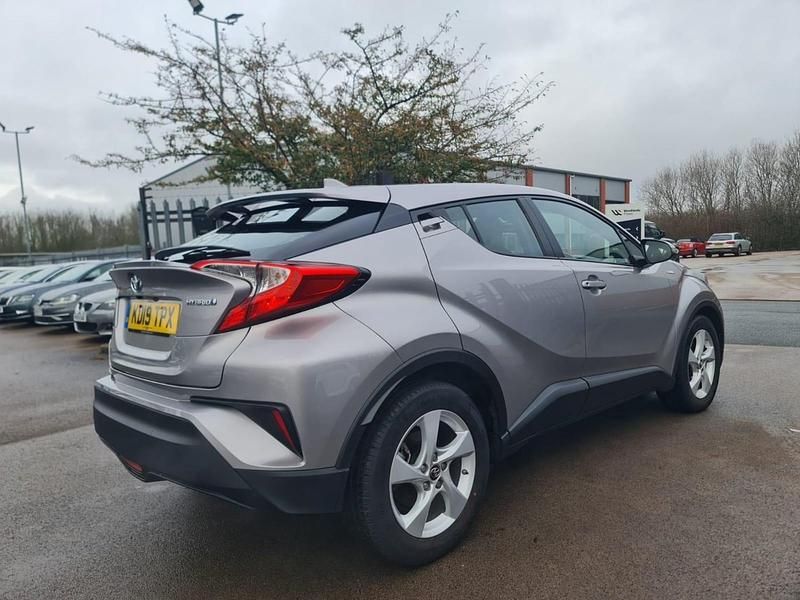 Used Toyota C-HR 122 HP (89 kW) 2019 Silver SUV
