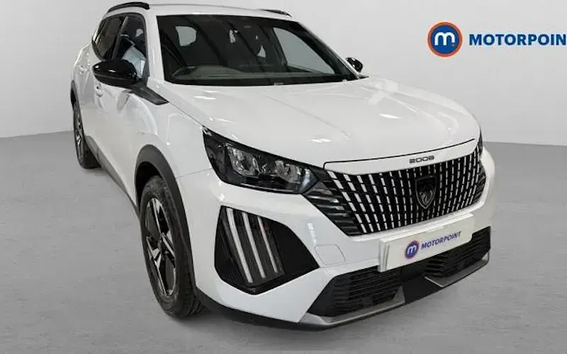 Usado Peugeot 2008 Allure 131 HP (96 kW) 2025 SUV