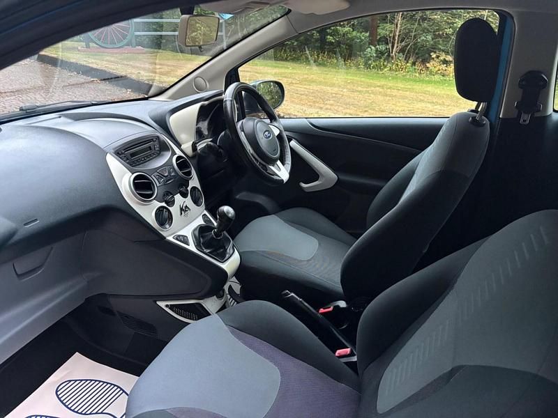 Used Ford Ka Zetec 69 HP (50 kW) 2014 Blue Hatchback