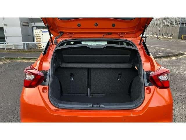 Usado Nissan Micra 92 HP (67 kW) 2022 Laranja Citadino