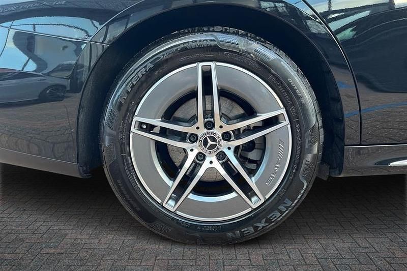 Begagnad Mercedes E220 AMG line 197 HK (144 kW) 2025 Svart Sedan