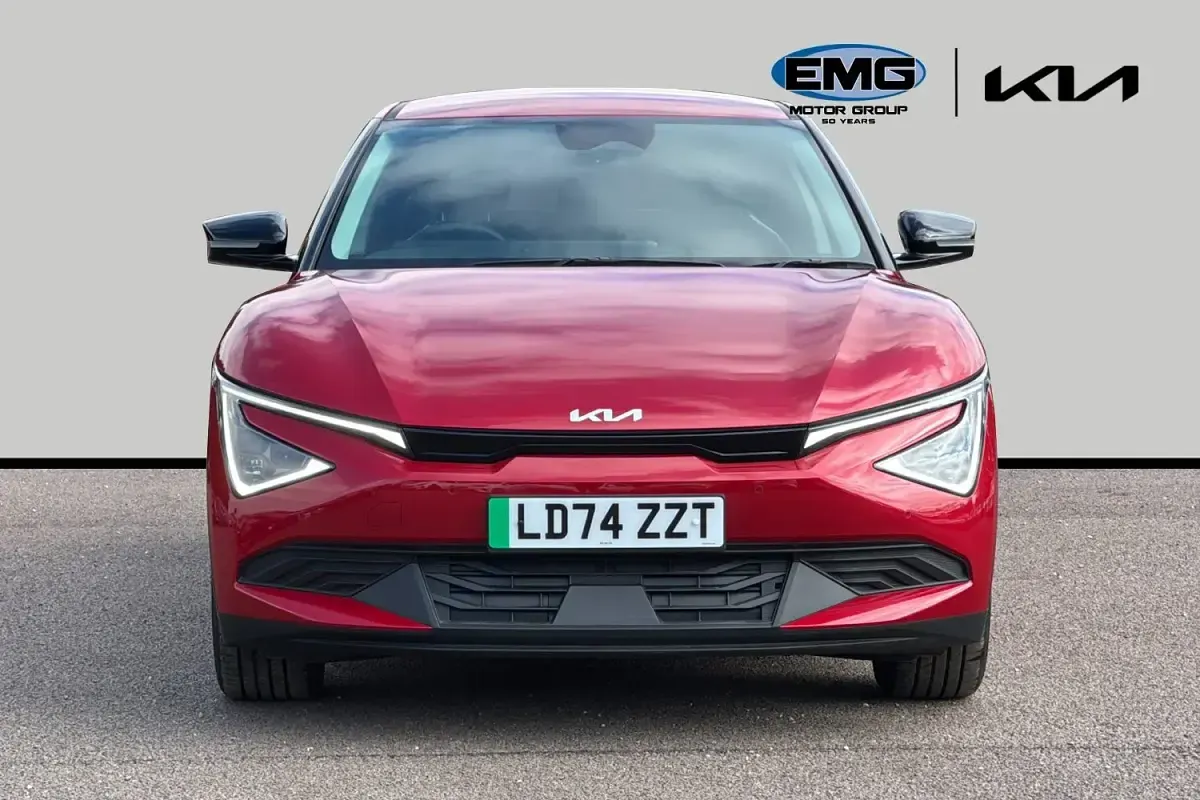 Begagnad Kia EV6 Air 125 kW (170 HK) 2024 Röd SUV