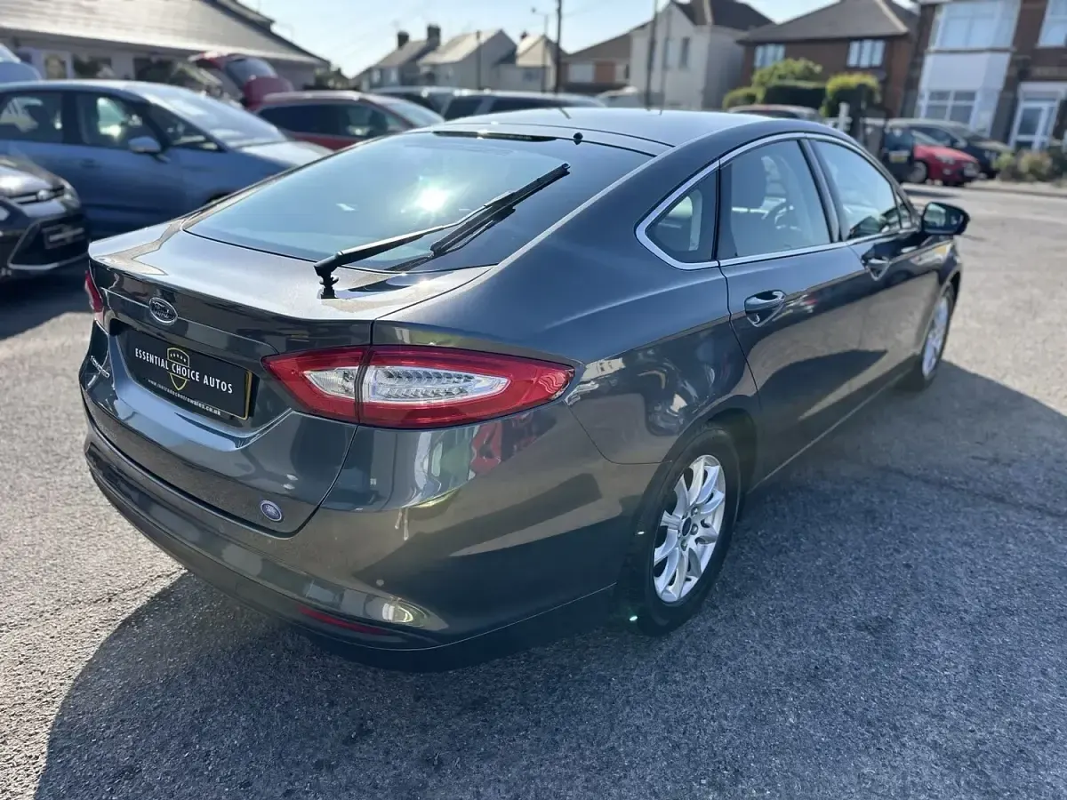 Used Ford Mondeo Zetec 150 HP (110 kW) 2019 Grey Hatchback